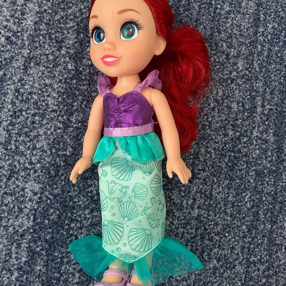Little mermaid Ariel doll